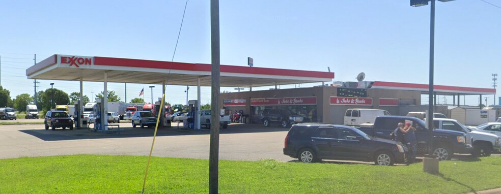 More Photos Of 3109 Commerce Dr, Jonesboro Convenience Store For Sale