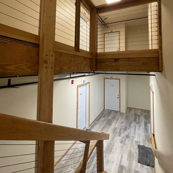 More Photos Of 16111 E Burnside St, Portland Apartments For Sale