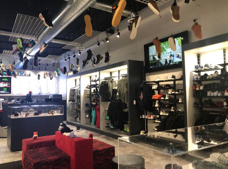 More Photos Of 2210-2216 S Michigan Ave, Chicago Storefront For Sale