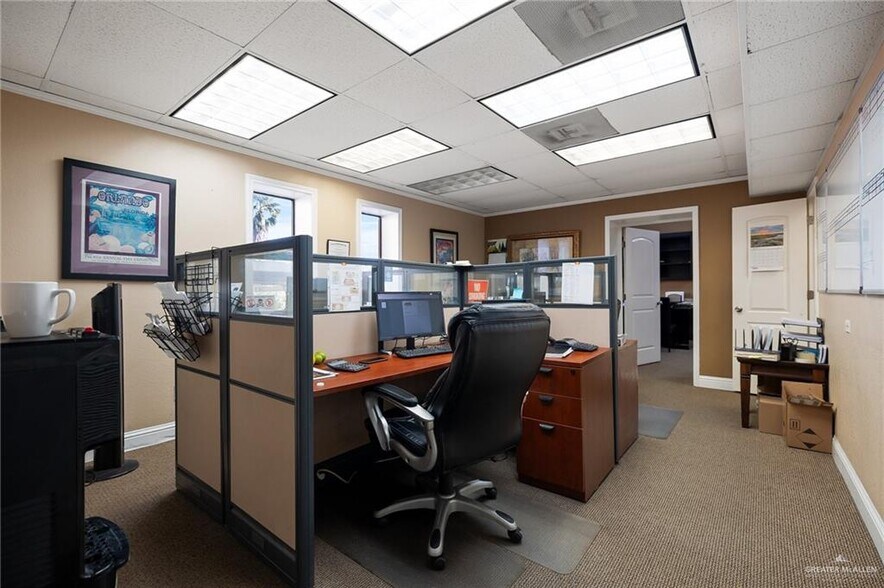 More Photos Of 1300 W US Highway 83, Alamo Warehouse For Sale