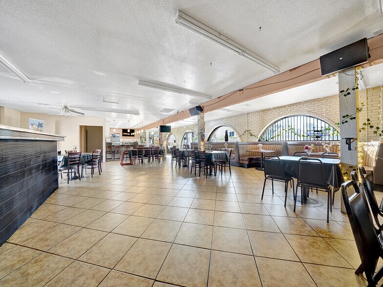 More Photos Of 114 E 11th St, Perris Restaurant For Lease