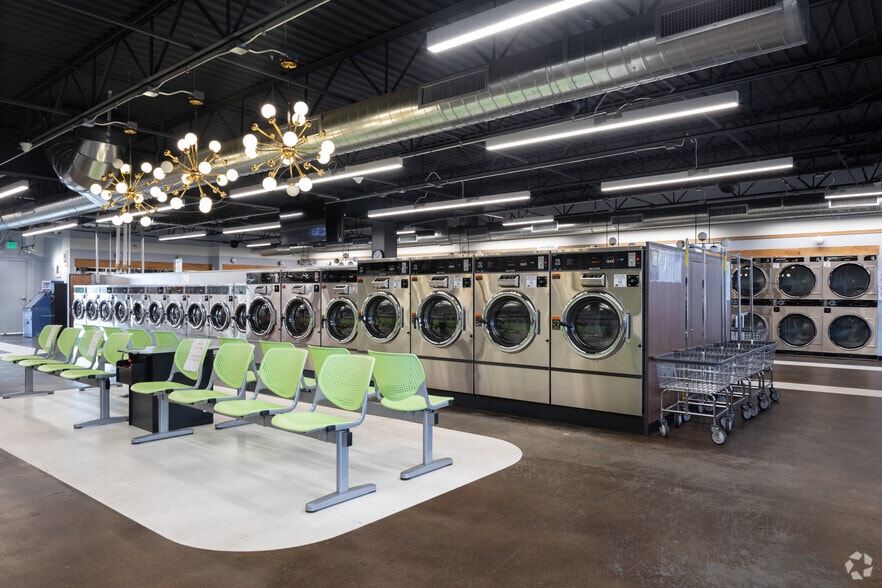 More Photos Of 3303-3381 N Academy Blvd, Colorado Springs Unknown For Lease