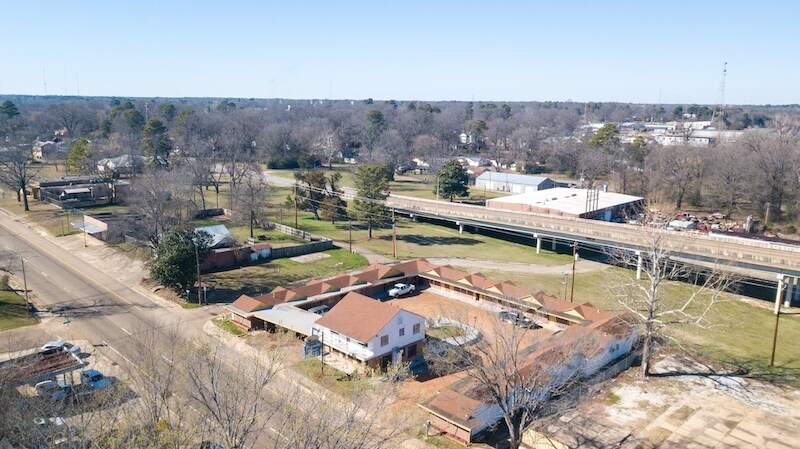 More Photos Of 1220 W 7th St, Texarkana Apartments For Sale