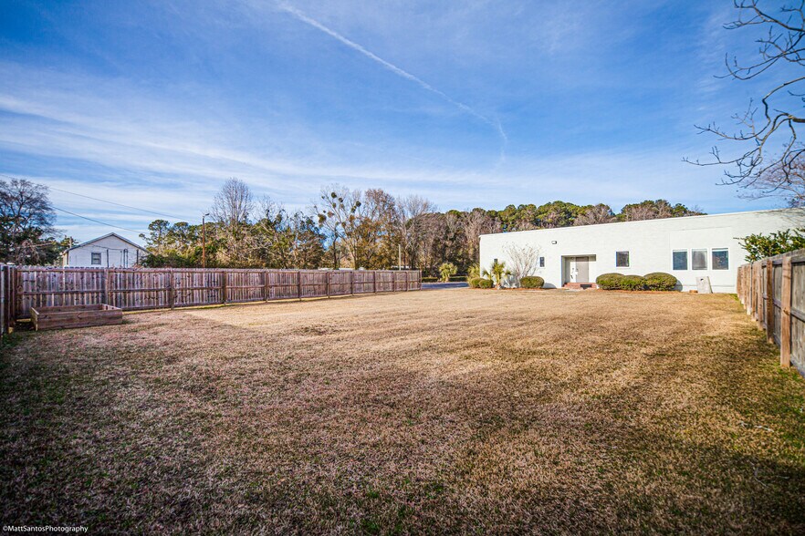 More Photos Of 2704 Highmarket St, Georgetown Freestanding For Sale