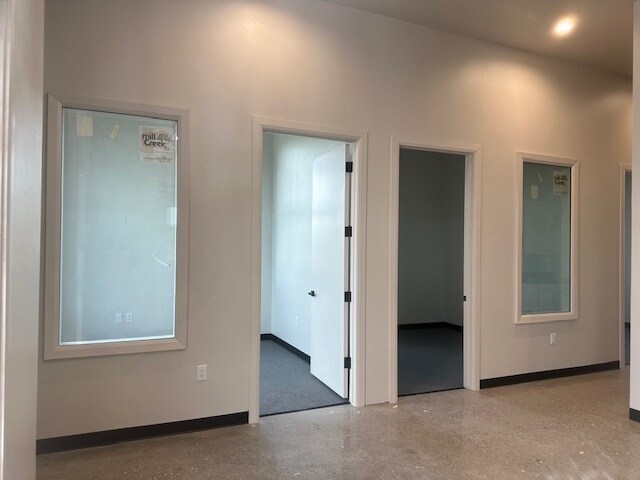 More Photos Of 1010 S Santa Fe Ave, Moore Office For Lease