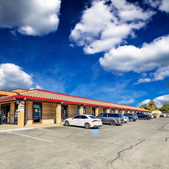 More Photos Of 2560 N Texas St, Fairfield Office For Lease