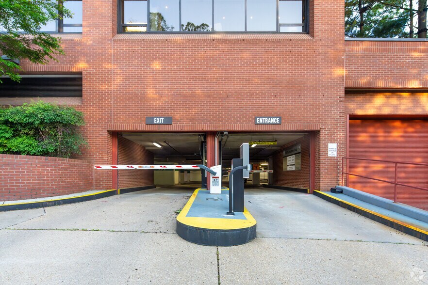 More Photos Of 1501 Langston Blvd, Arlington Office For Sale