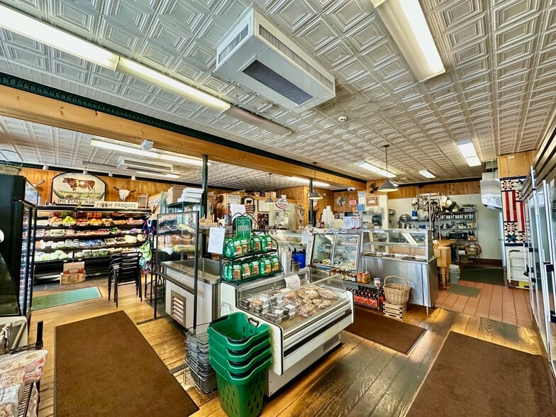More Photos Of 325-329 Pequot Ave, Southport Storefront For Sale