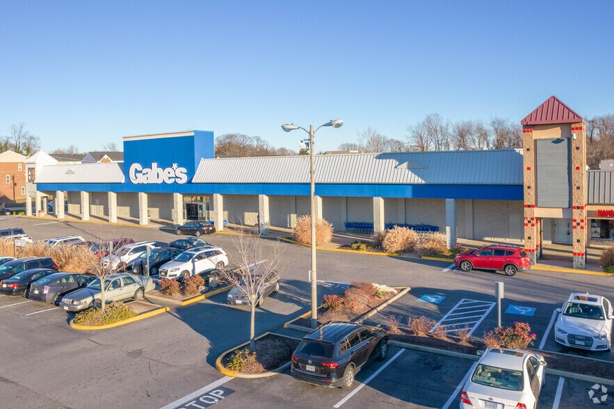 More Photos Of 14551 Jefferson Davis Hwy, Woodbridge Unknown For Lease