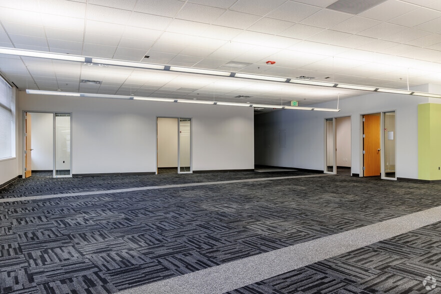 More Photos Of 7475 S Joliet St, Englewood Flex For Lease