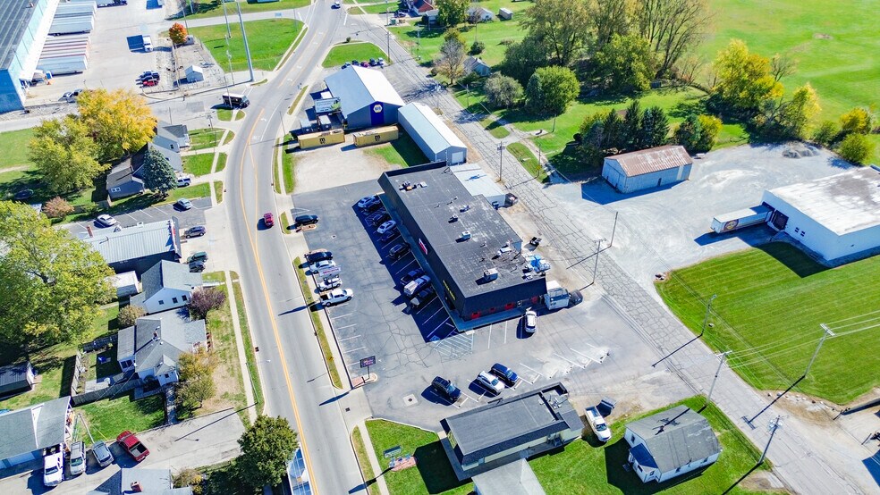 More Photos Of 620-640 E Washington, Winchester Auto Repair For Sale