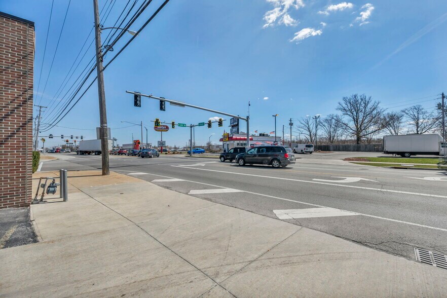 More Photos Of 632 Cleveland St, Elyria Office Residential For Sale