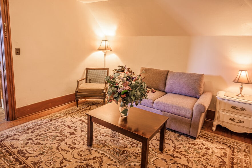 More Photos Of 310 E 2nd St, Trinidad Hospitality For Sale