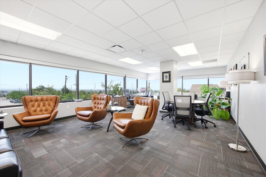 More Photos Of 2450 E Fort Union Blvd, Cottonwood Heights Office For Sale