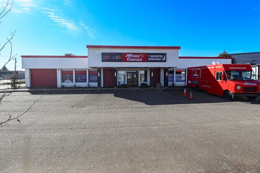 More Photos Of 2425 25th St SE, Salem Freestanding For Sale