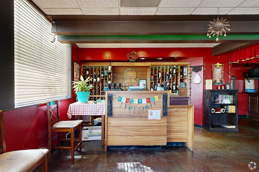 More Photos Of 11903 W 6th Avenue Frontage Rd, Lakewood Restaurant For Sale