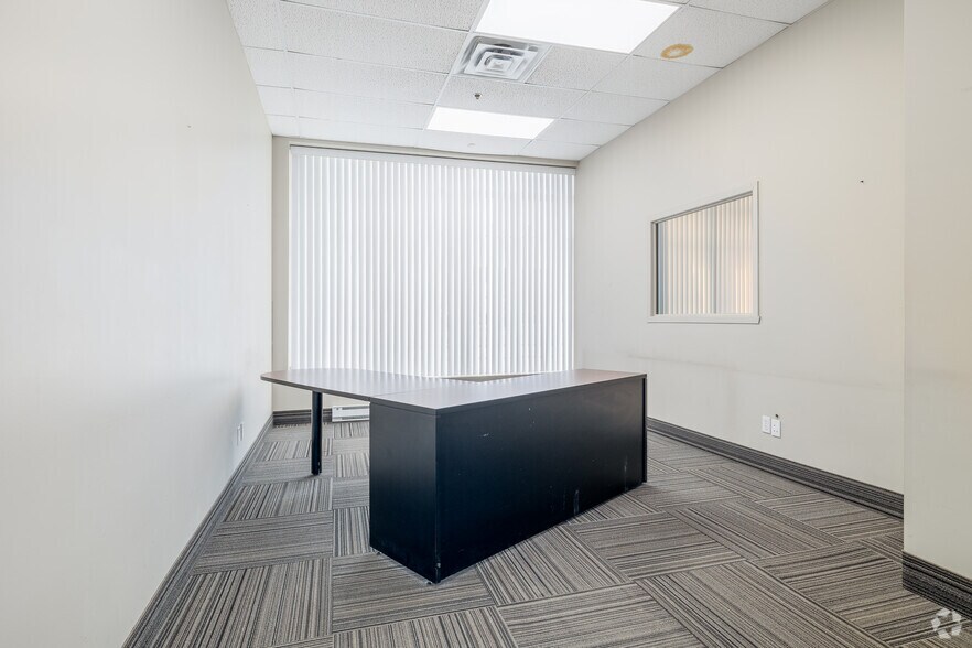 More Photos Of 9175-9225 Boul Langelier, Montréal Warehouse For Lease