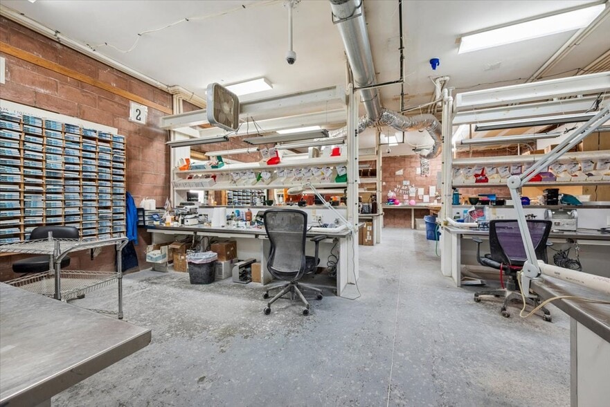 More Photos Of 144 12th St, Piscataway Light Distribution For Lease
