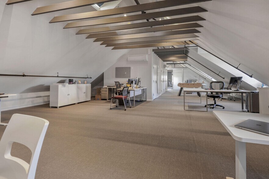 More Photos Of 1020 Princess St, Alexandria Loft Creative Space For Sale