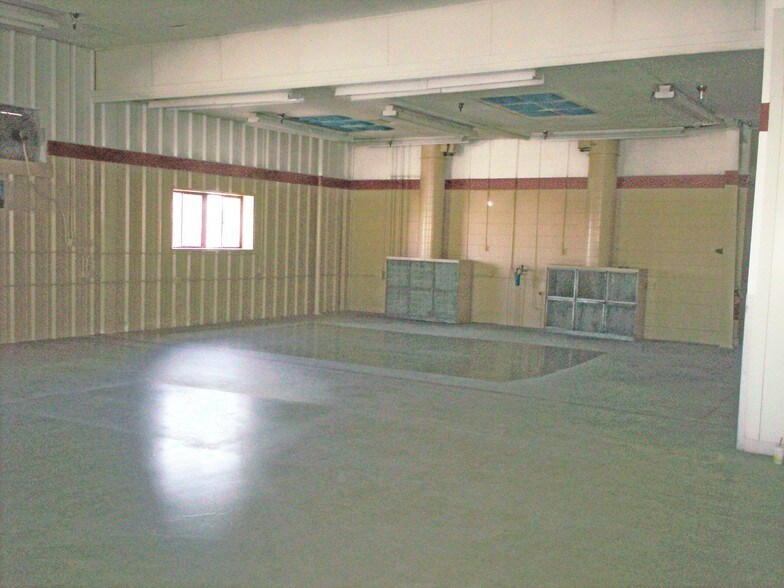 More Photos Of 4560 S Federal Blvd, Englewood Auto Repair For Sale