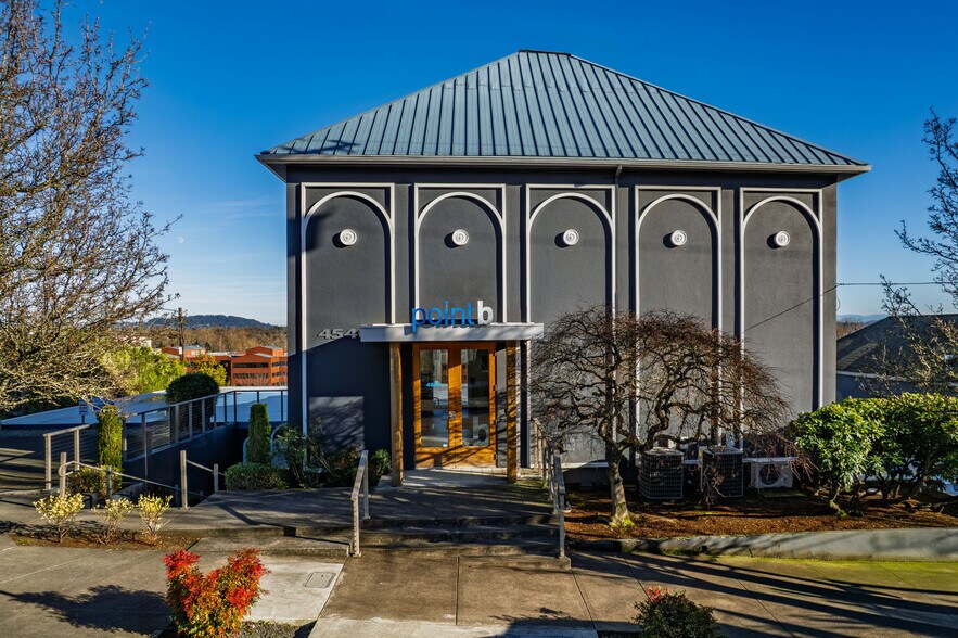 More Photos Of 4540 SW Kelly Ave, Portland Office For Sale
