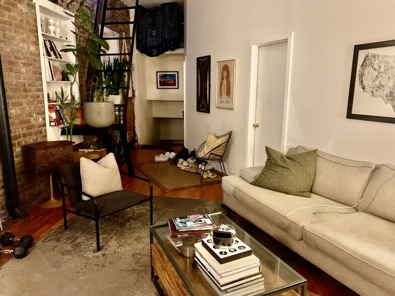 More Photos Of 373 S 1st St, Brooklyn Storefront Retail Office For Sale