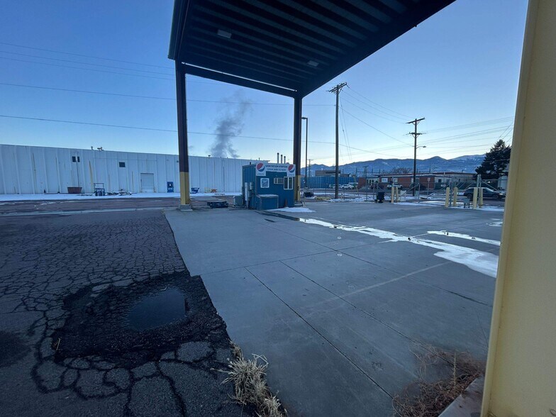 More Photos Of 3605-3625 N Stone Ave, Colorado Springs Distribution For Lease