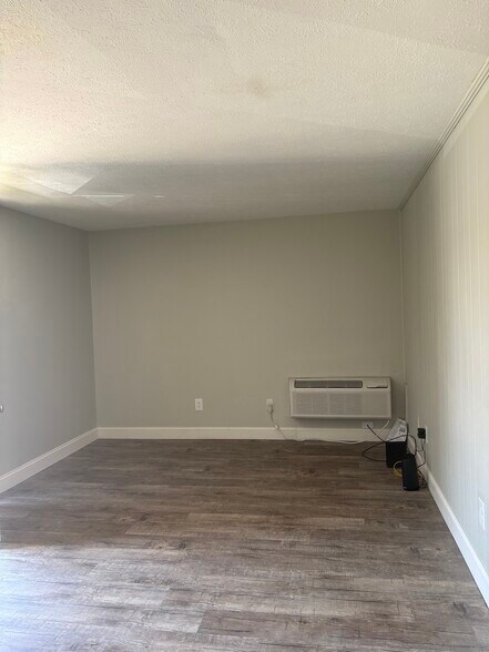 More Photos Of , Kingsport Multifamily For Sale