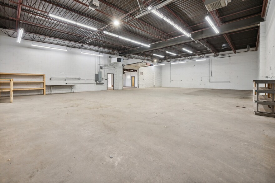 More Photos Of 15 Walnut St, Coshocton Warehouse For Sale