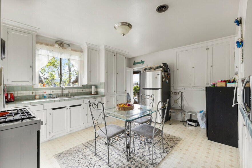 More Photos Of 2900 Barrett Ave, Richmond Multifamily For Sale