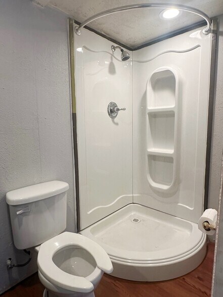 More Photos Of 1601 Kemp Blvd, Wichita Falls Showroom For Lease