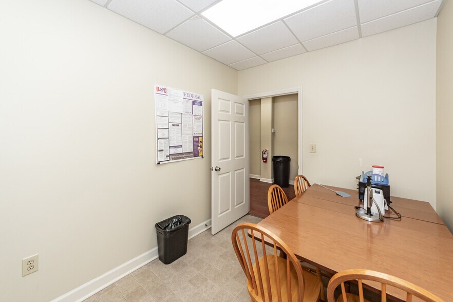 More Photos Of 2118 Cosgrove Ave, North Charleston Freestanding For Lease