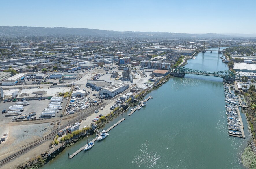 More Photos Of 333 Kennedy St, Oakland Freestanding For Sale