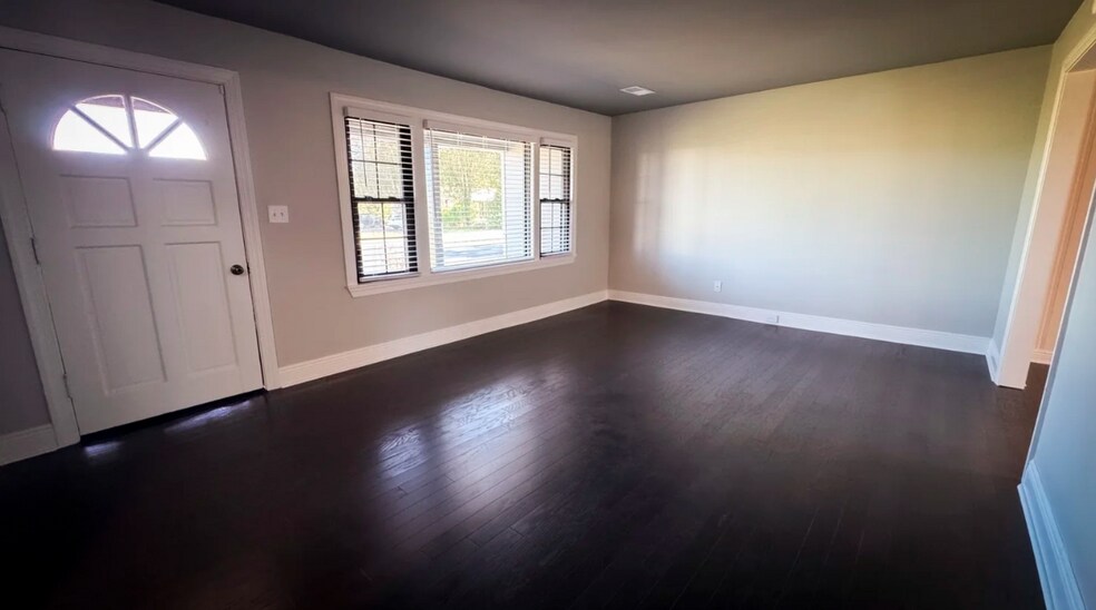 More Photos Of 102 Elmwood Dr, Lebanon Loft Creative Space For Lease