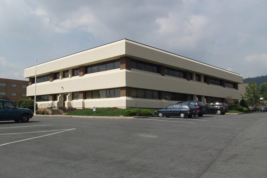 More Photos Of 2080 Linglestown Rd, Harrisburg Office For Lease