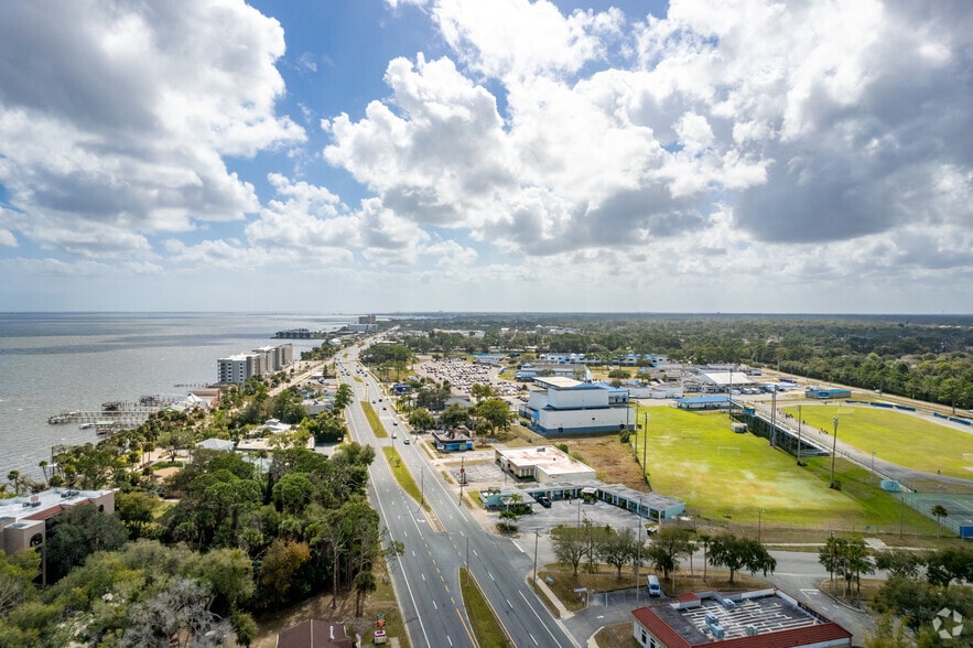 More Photos Of 1540 S Washington St, Titusville Hotel For Sale
