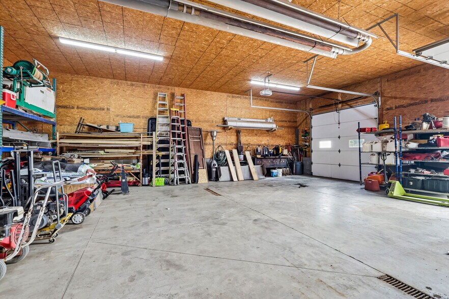 More Photos Of 3220 McCartney Rd, Youngstown General Retail For Sale