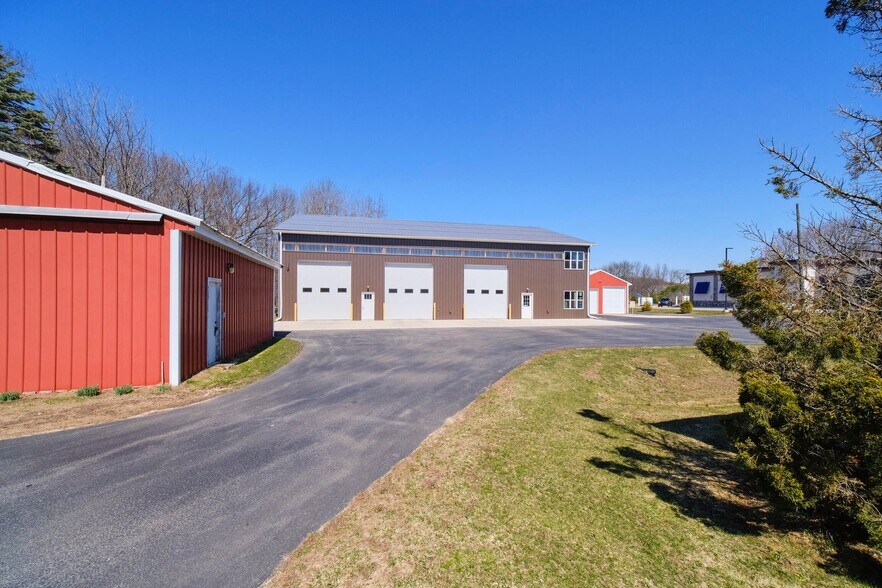 More Photos Of 480 E Parkdale Ave, Manistee Specialty For Sale