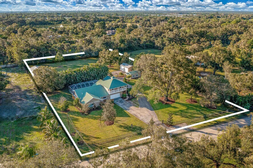 More Photos Of 4240 Ellis Rd, Fort Myers Apartments For Sale
