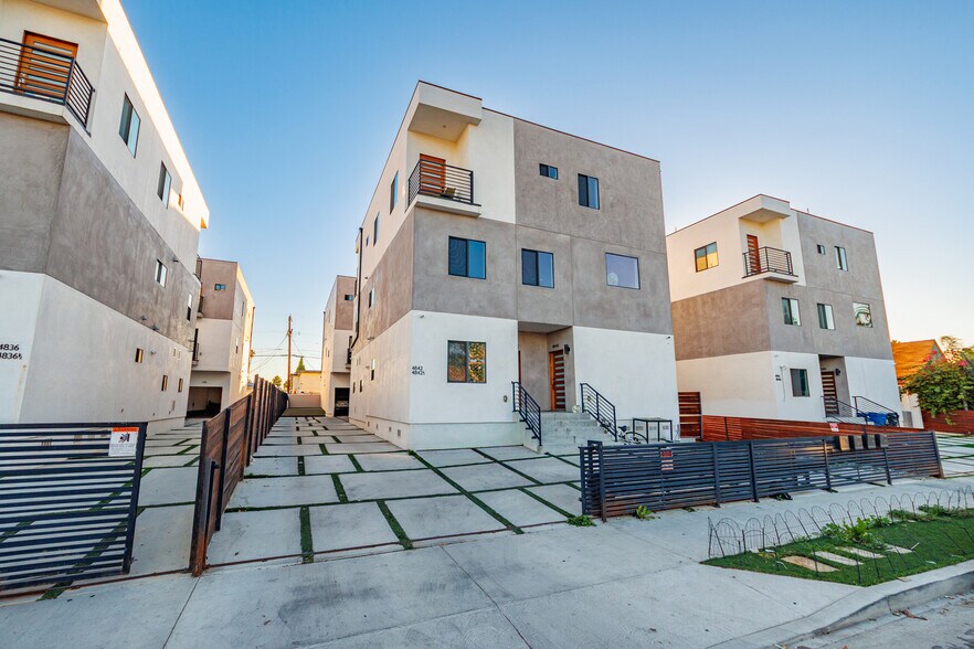 More Photos Of 4842 W 17th St, Los Angeles Apartments For Sale