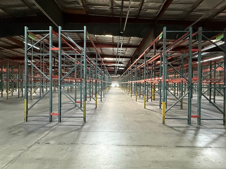 More Photos Of 2801 E Vernon Ave, Vernon Warehouse For Lease