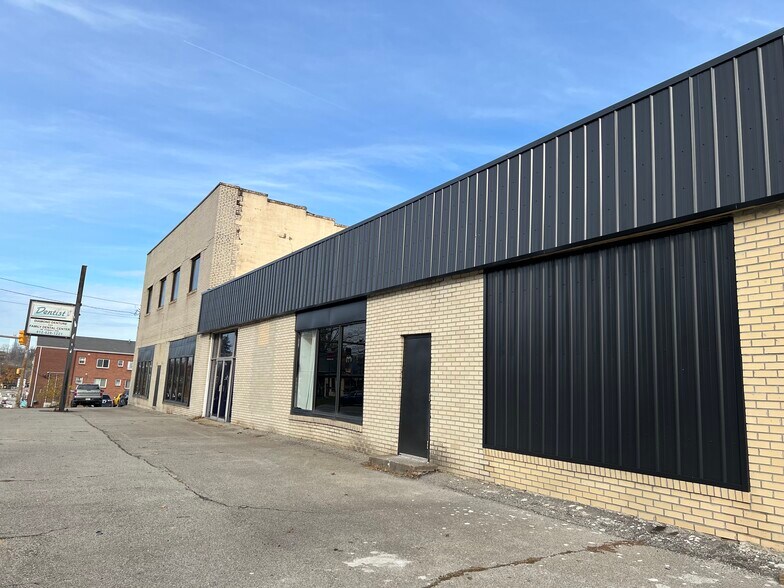 More Photos Of 537 Lincoln Hwy, East McKeesport Storefront For Sale