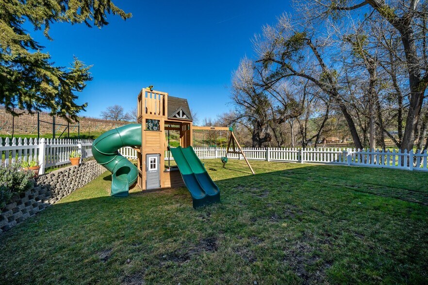 More Photos Of 535 Calf Canyon Hwy, Creston Winery Vineyard For Sale