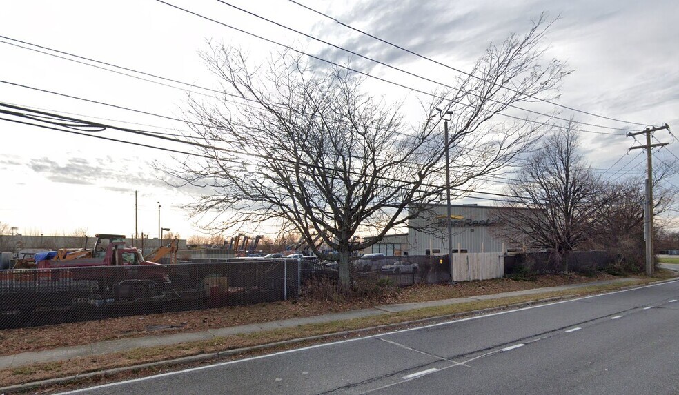 More Photos Of 206 Route 109, Farmingdale Warehouse For Lease