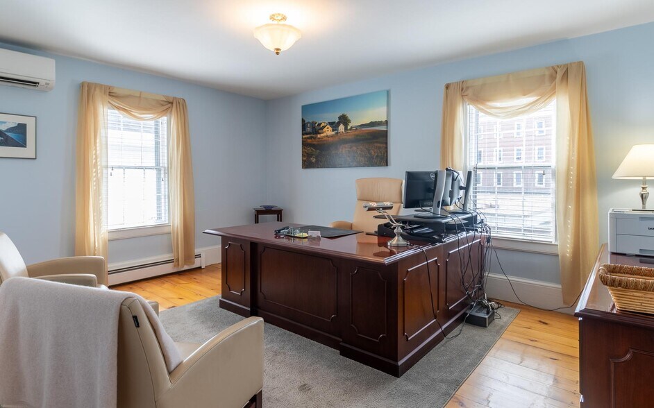 More Photos Of 110 Chapel St, Portsmouth Office For Lease