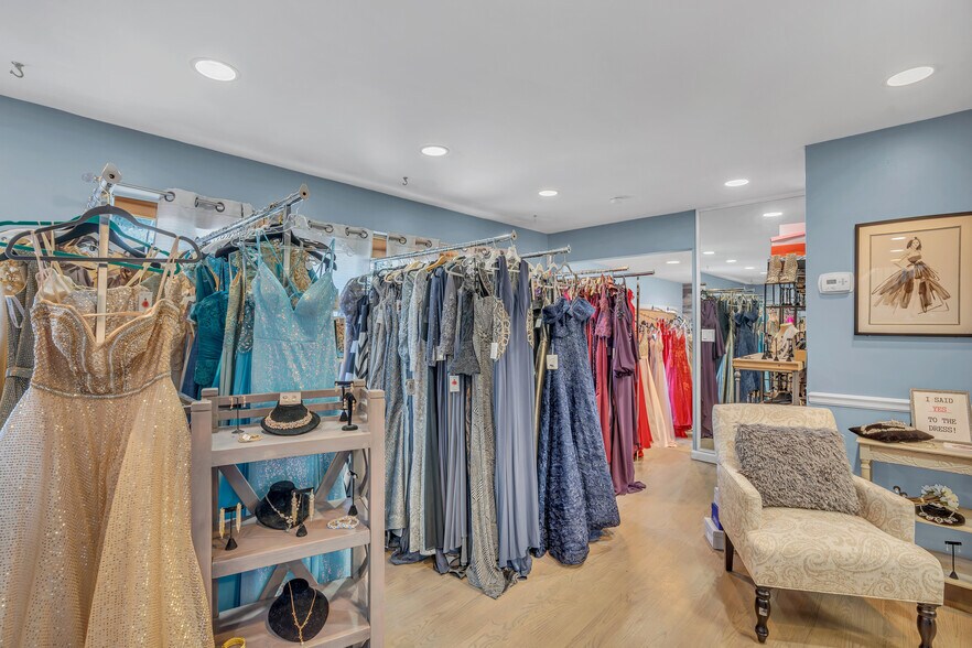 More Photos Of 141 Chambers Bridge Rd, Brick Storefront Retail Office For Sale