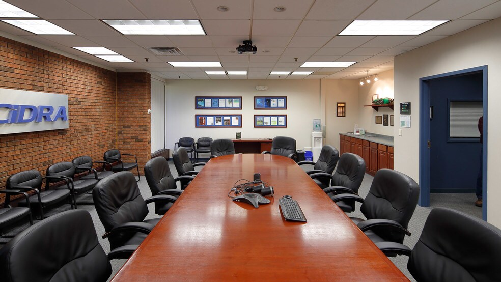 More Photos Of 50 Barnes Industrial Park N, Wallingford Distribution For Lease