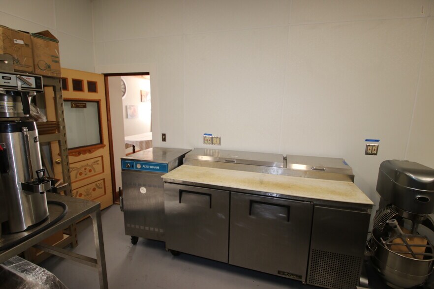 More Photos Of 401 E 5th St, Canton Restaurant For Sale