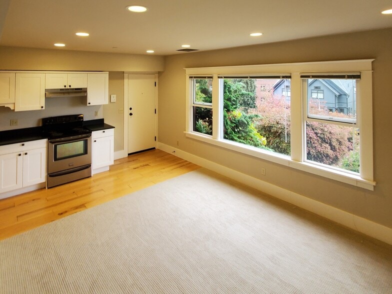 More Photos Of 109-115 30th Ave, Seattle Apartments For Sale