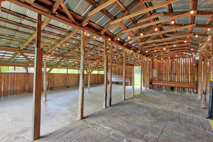 More Photos Of 2173 Wilkesboro Hwy, Statesville Sports And Entertainment For Sale